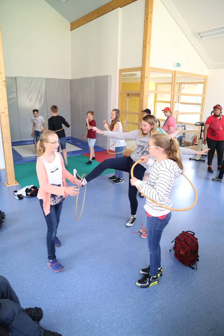 Konfirmanden besuchen die Lobetalarbeit e.V. in Altencelle