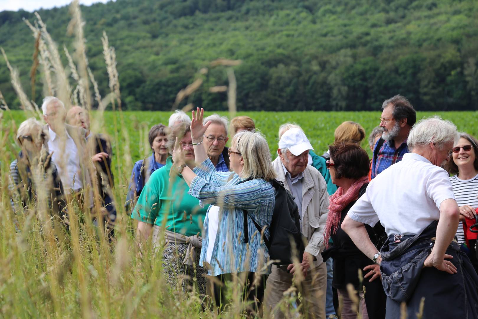 Taufengelwanderung mit Superintendentin Katharina Henking von Lechstedt nach Heinde