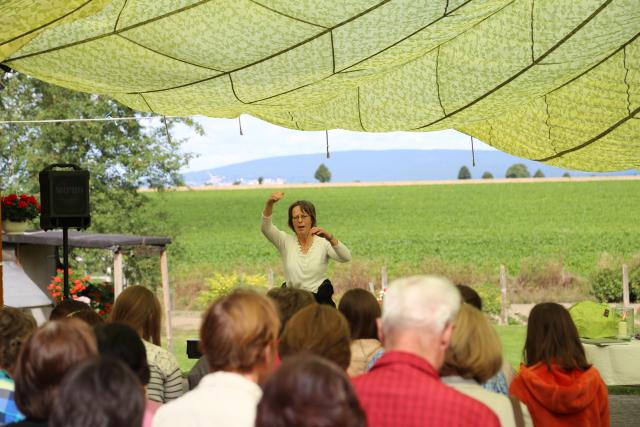 Gottesdienst unter dem Fallschirm in Lübrechtsen