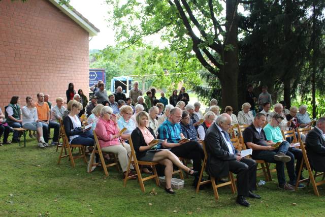 Freiluftgottesdienst zum Dorffest in Weenzen