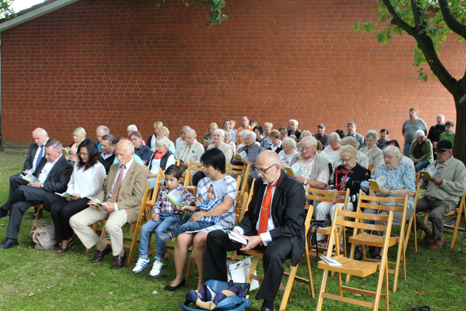 Freiluftgottesdienst zum Dorffest in Weenzen