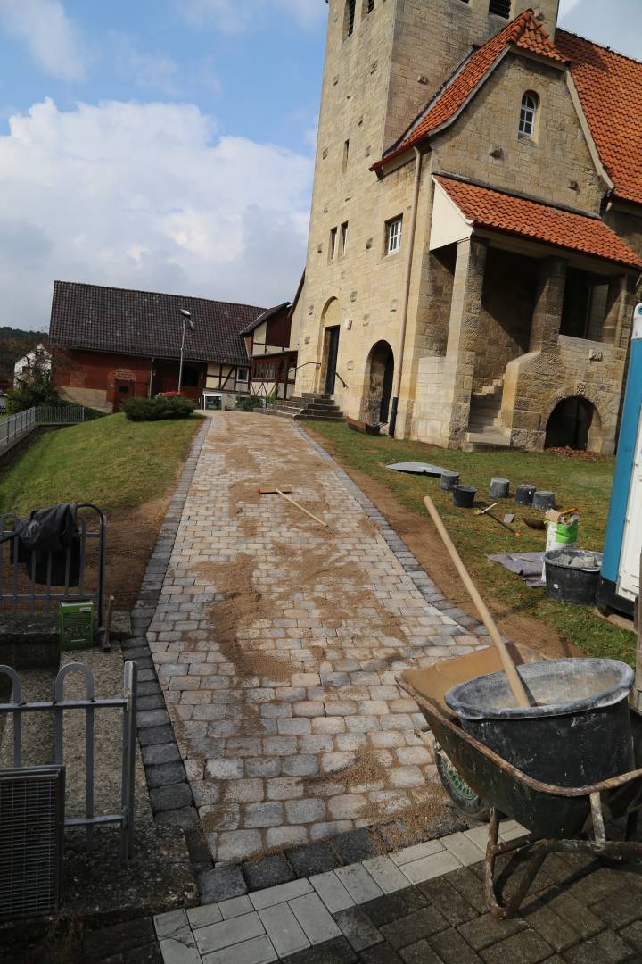 Zuwegung zur St. Franziskuskirche fertiggestellt