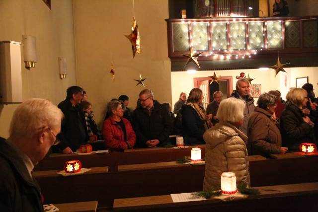 Lichtergottesdienst in der St. Franziskuskirche mit Start Lutheraktion: "Handschriftliche Bibel"