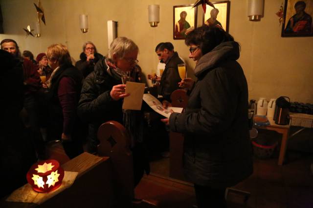 Lichtergottesdienst in der St. Franziskuskirche mit Start Lutheraktion: "Handschriftliche Bibel"