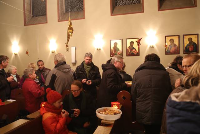 Lichtergottesdienst in der St. Franziskuskirche mit Start Lutheraktion: "Handschriftliche Bibel"