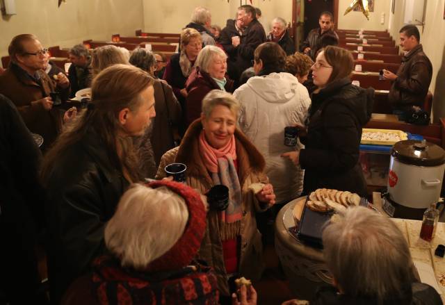 Lichtergottesdienst in der St. Franziskuskirche mit Start Lutheraktion: "Handschriftliche Bibel"