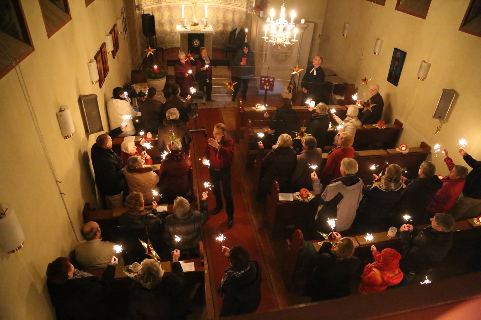 Lichtergottesdienst in der St. Franziskuskirche mit Start Lutheraktion: "Handschriftliche Bibel"