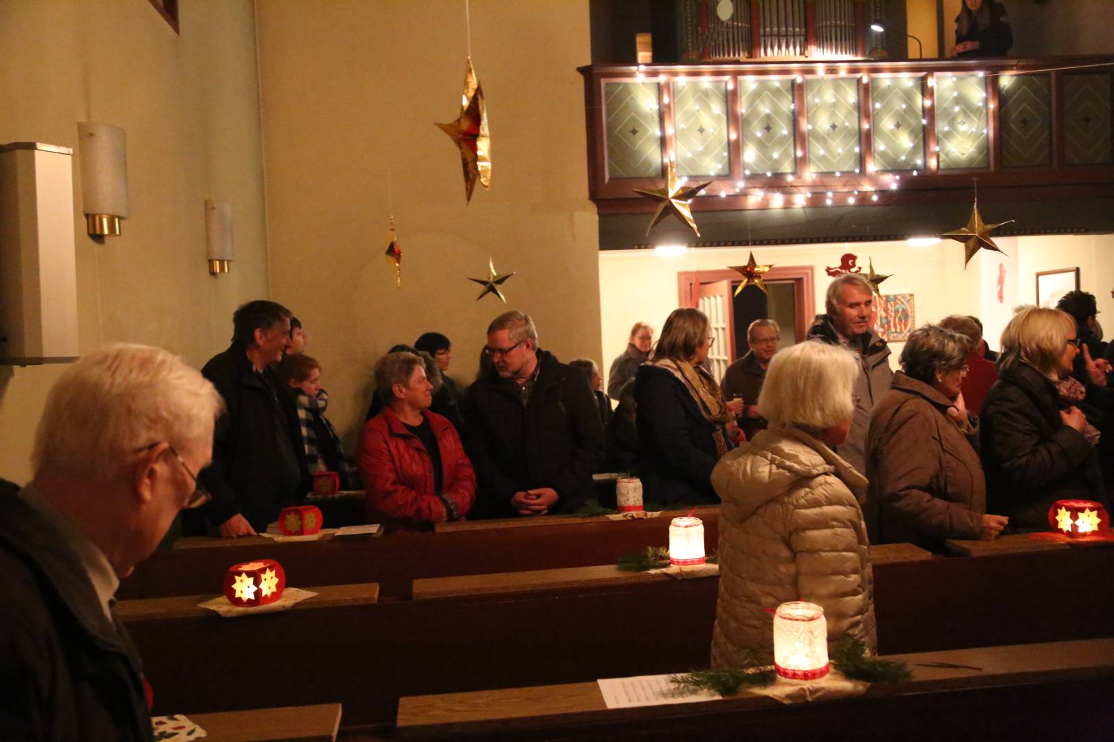 Lichtergottesdienst in der St. Franziskuskirche mit Start Lutheraktion: "Handschriftliche Bibel"