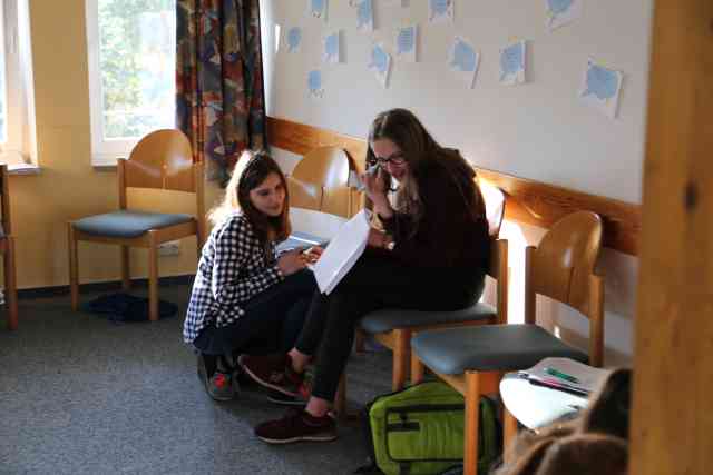 Vorbereitung des Vorstellungsgottesdienst der Konfirmanden in Krelingen