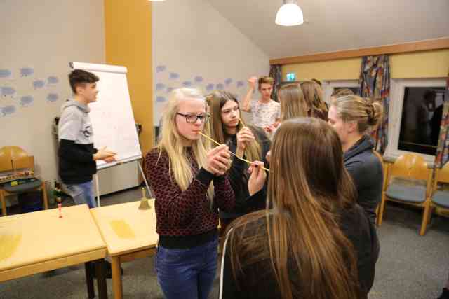 Vorbereitung des Vorstellungsgottesdienst der Konfirmanden in Krelingen