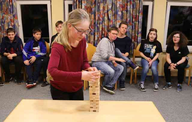 Vorbereitung des Vorstellungsgottesdienst der Konfirmanden in Krelingen