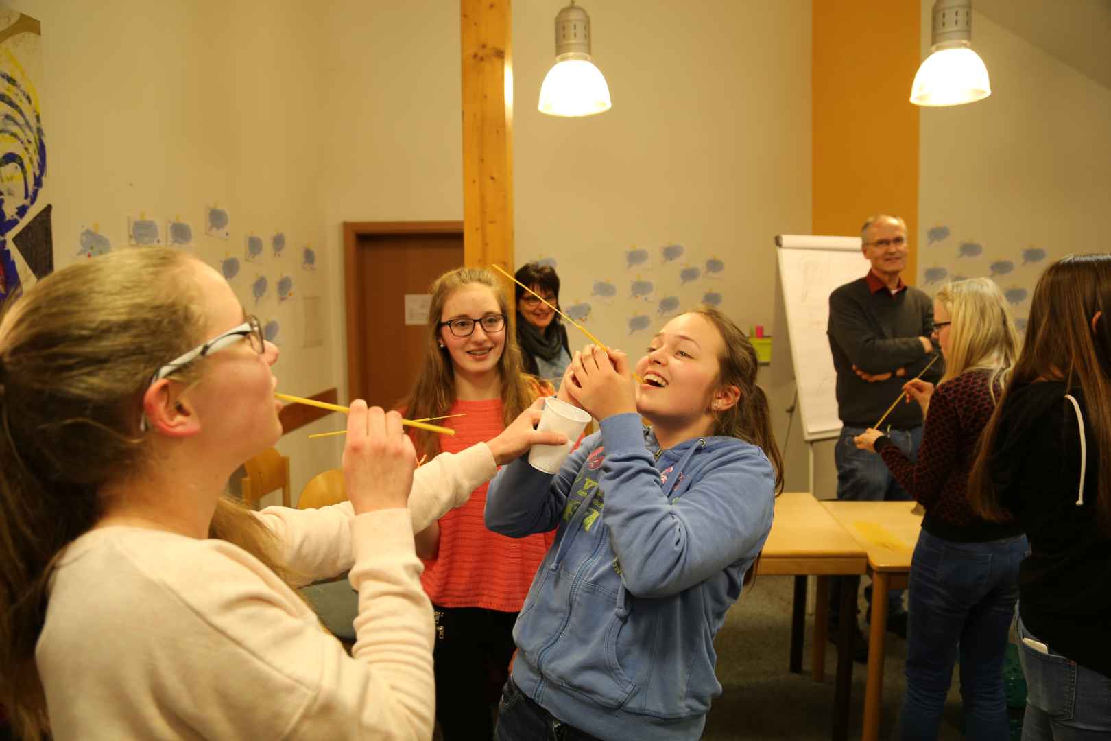 Vorbereitung des Vorstellungsgottesdienst der Konfirmanden in Krelingen