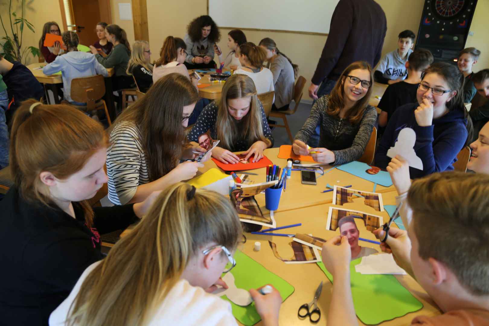 Vorbereitung des Vorstellungsgottesdienst der Konfirmanden in Krelingen