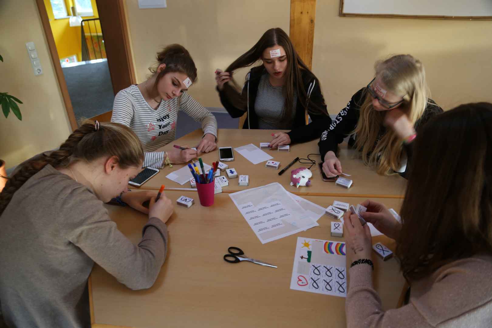 Vorbereitung des Vorstellungsgottesdienst der Konfirmanden in Krelingen