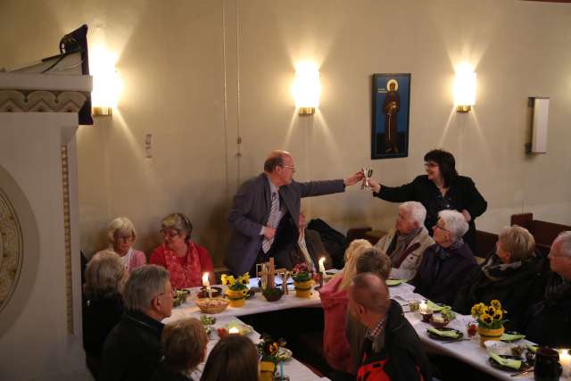 Tischabendmahl am Gründonnerstag in der St. Franziskuskirche