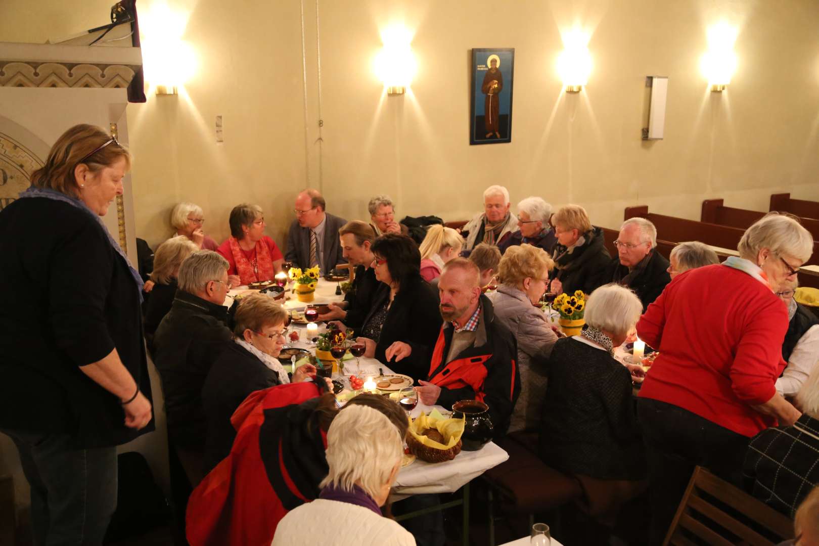 Tischabendmahl am Gründonnerstag in der St. Franziskuskirche