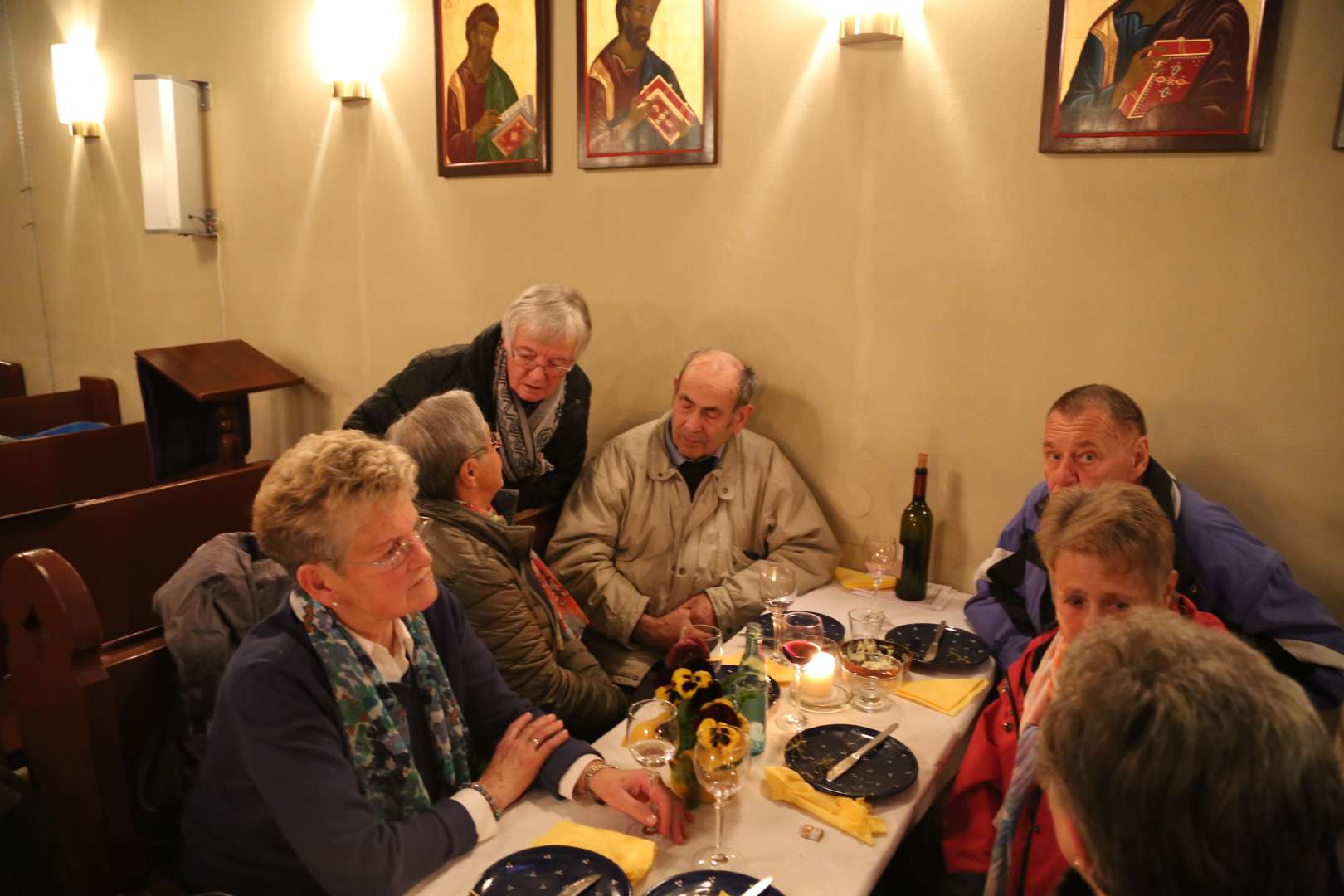 Tischabendmahl am Gründonnerstag in der St. Franziskuskirche