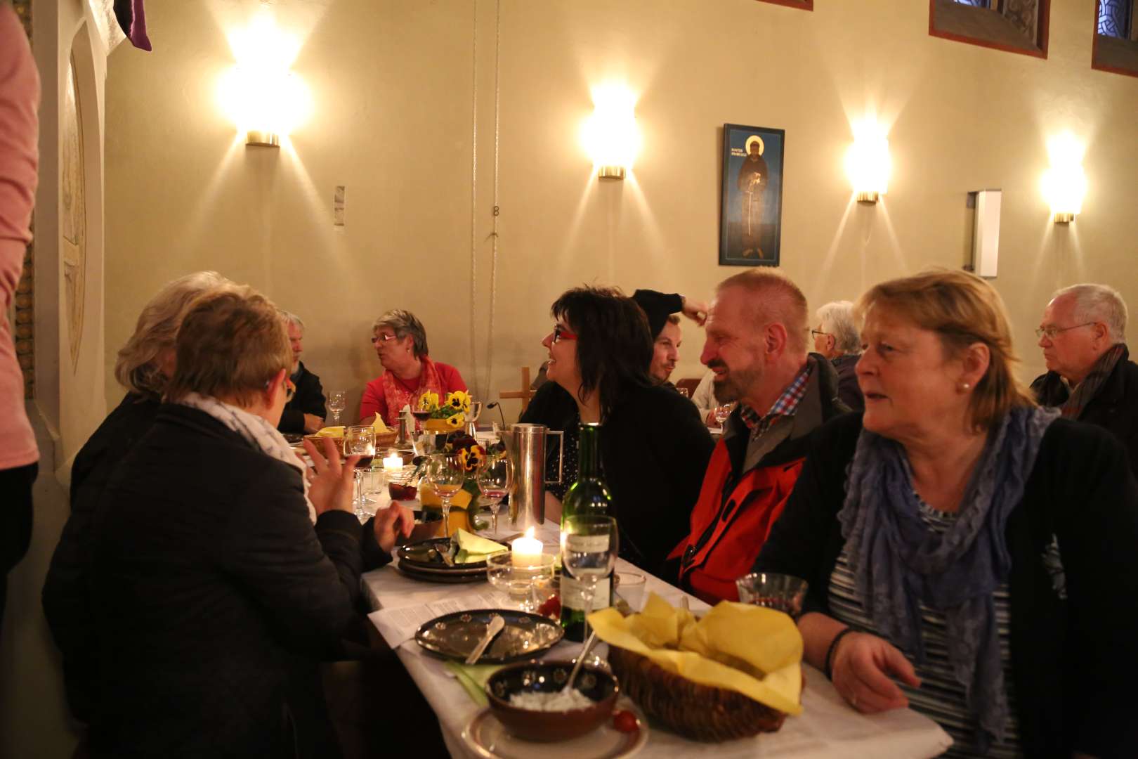 Tischabendmahl am Gründonnerstag in der St. Franziskuskirche