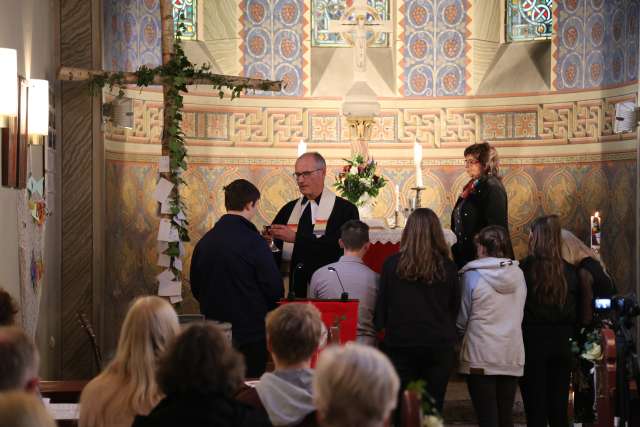 Beichtgottesdienst zur Konfirmation in der St. Franziskuskirche