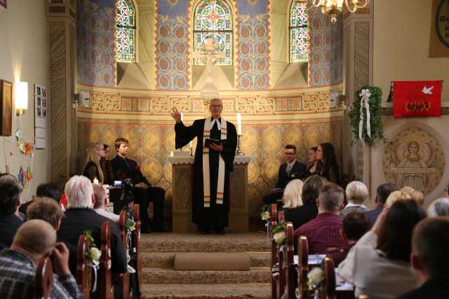 Konfirmation in der St. Franziskuskirche (ausführlich)