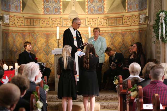 Konfirmation in der St. Franziskuskirche (ausführlich)