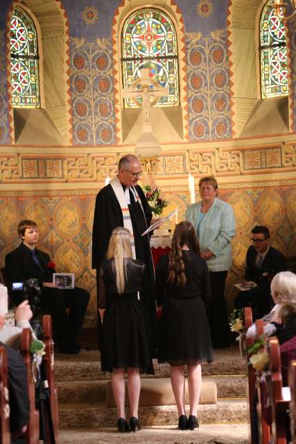 Konfirmation in der St. Franziskuskirche (ausführlich)