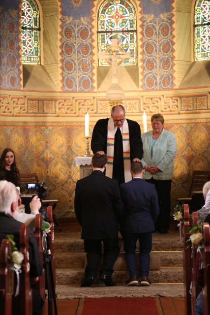 Konfirmation in der St. Franziskuskirche (ausführlich)