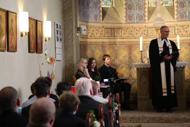 Konfirmation in der St. Franziskuskirche (ausführlich)