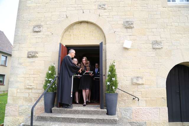 Konfirmation in der St. Franziskuskirche (ausführlich)