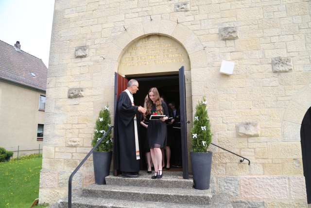 Konfirmation in der St. Franziskuskirche (ausführlich)