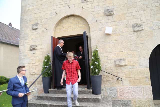 Konfirmation in der St. Franziskuskirche (ausführlich)