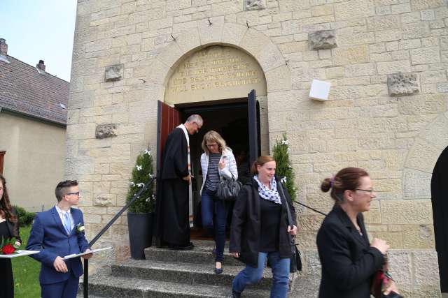 Konfirmation in der St. Franziskuskirche (ausführlich)