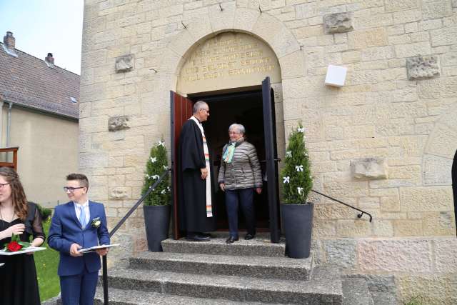 Konfirmation in der St. Franziskuskirche (ausführlich)