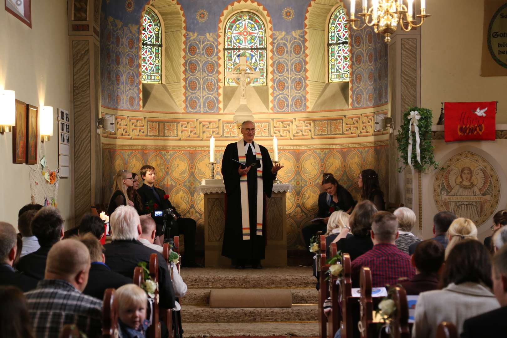 Konfirmation in der St. Franziskuskirche (ausführlich)