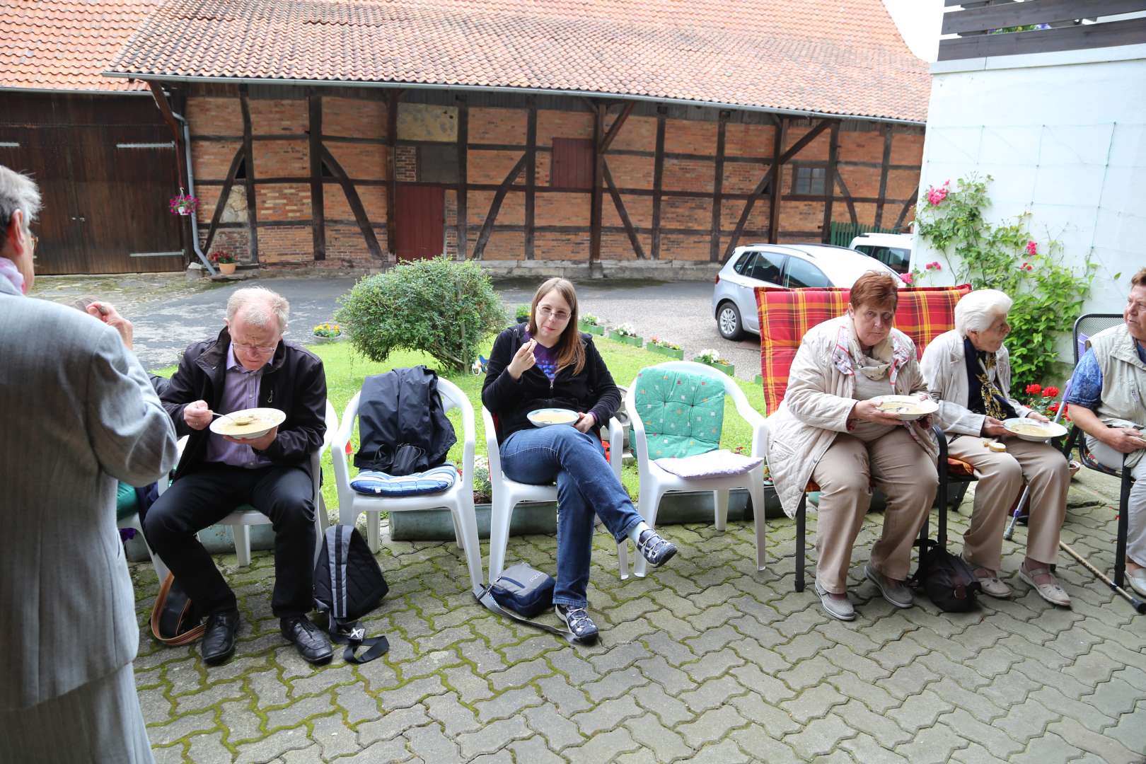 Sommerkirche in Capellenhagen mit Papier schöpfen