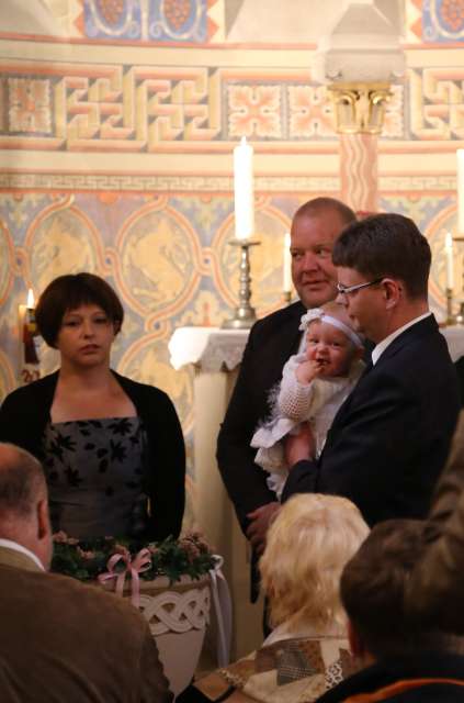 Tauferinnerung mit Taufe von Mia Hauptmann in der Sommerkirche in Coppengrave