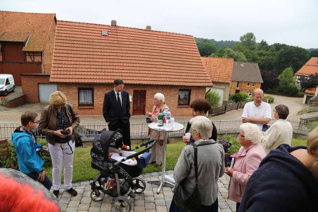 Tauferinnerung mit Taufe von Mia Hauptmann in der Sommerkirche in Coppengrave