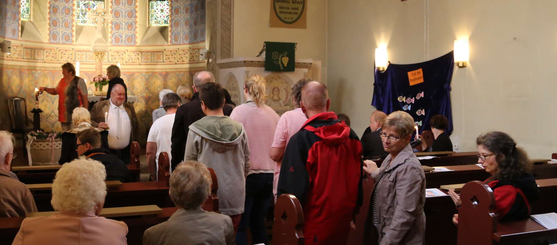 Tauferinnerung mit Taufe von Mia Hauptmann in der Sommerkirche in Coppengrave