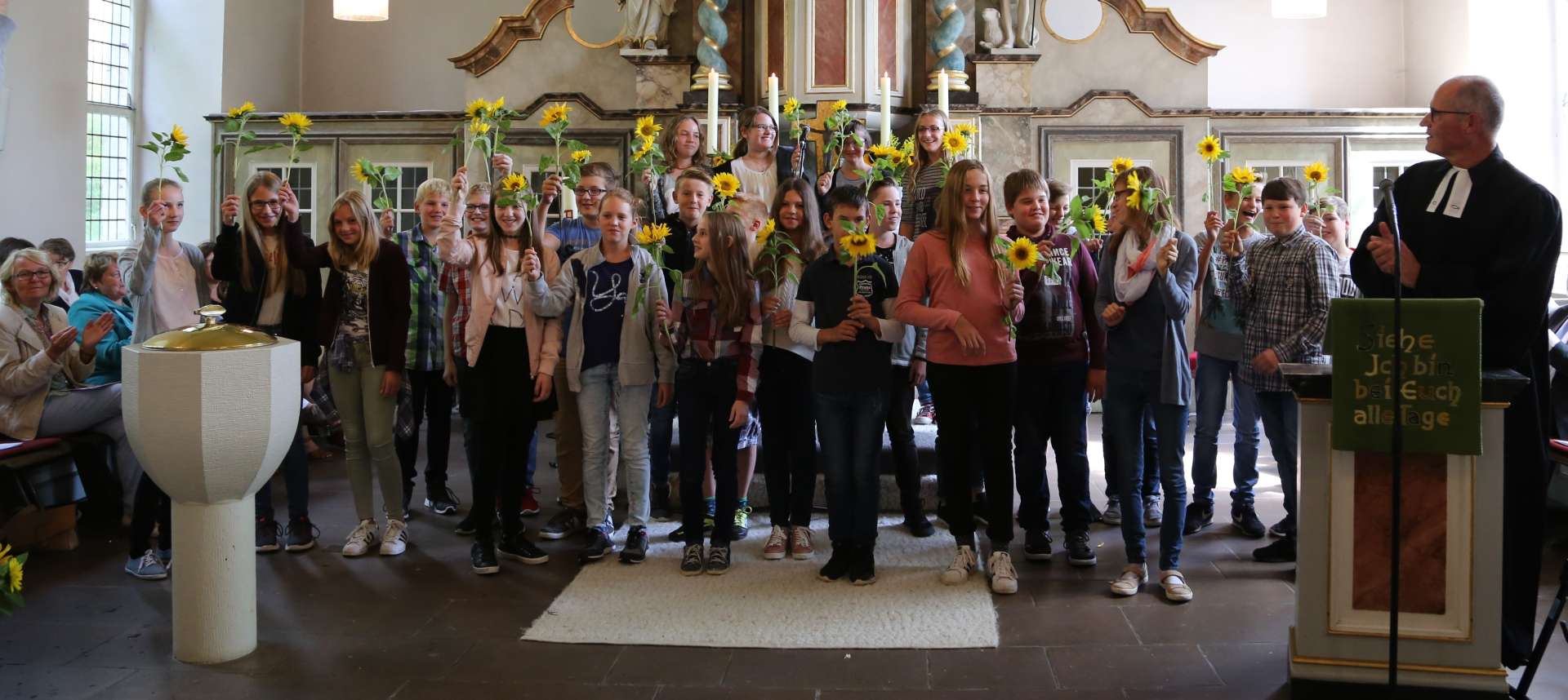 Begrüßung der Vorkonfirmanden, Einführung der Pastoren, Sommerfest