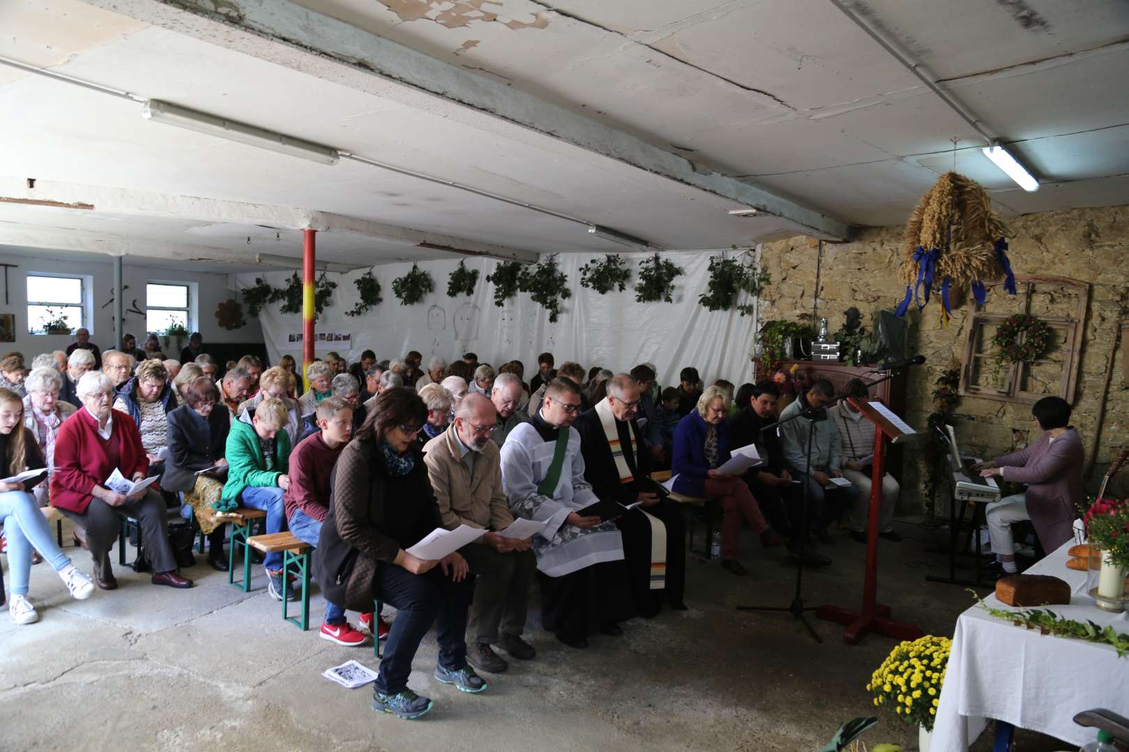 Ökumenisches Erntedankfest in Fölziehausen