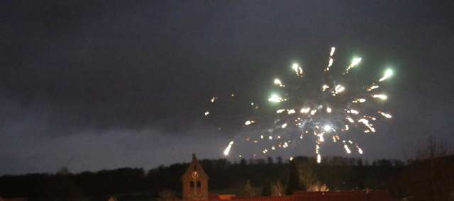 Feuerwerk über der St. Franziskuskirche