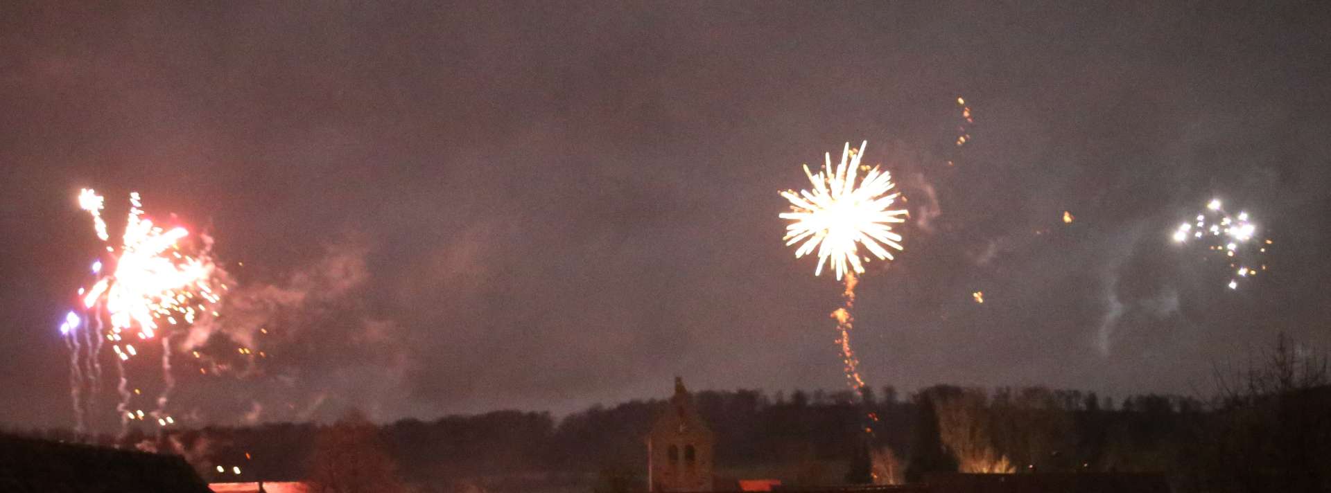 Feuerwerk über der St. Franziskuskirche