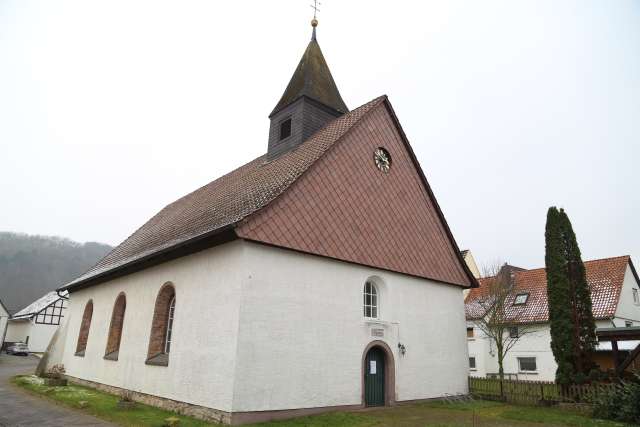 Ehrenamtliche Kirchenvorstände besuchen Kirche in Grave