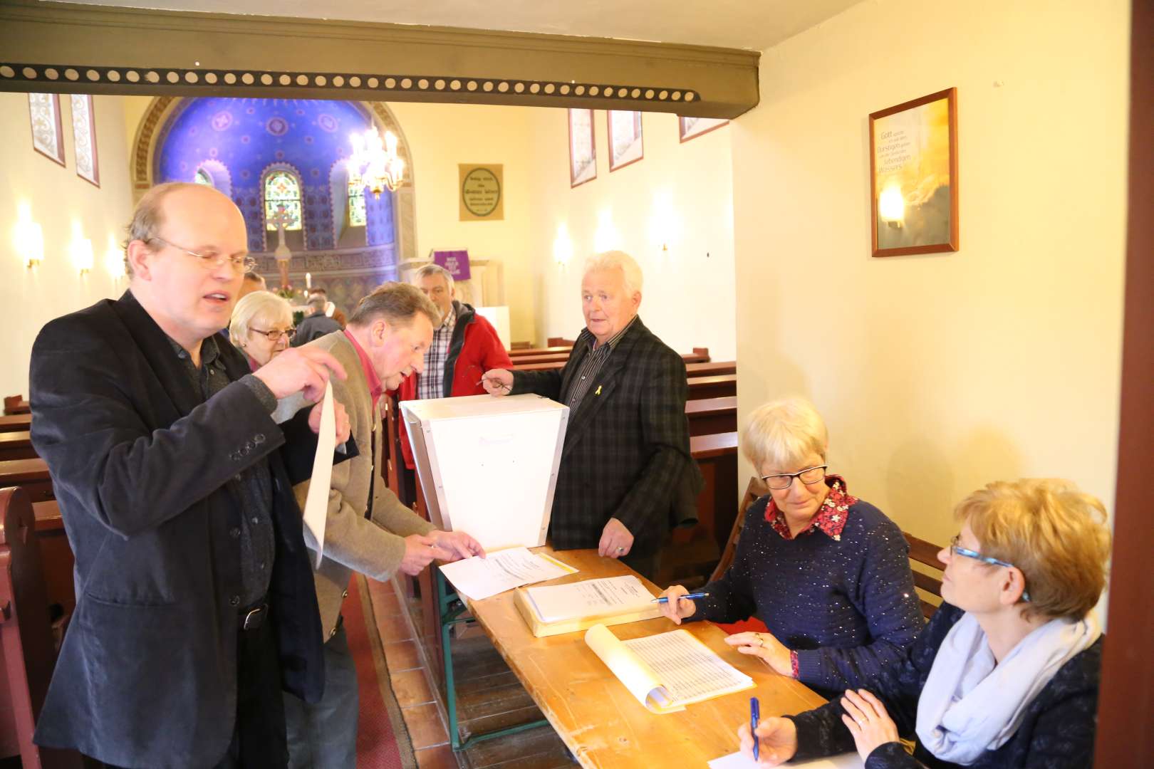 Impressionen von den Kirchenvorstandswahlen in Capellenhagen, Coppengrave, Duingen, Fölziehausen und Weenzen