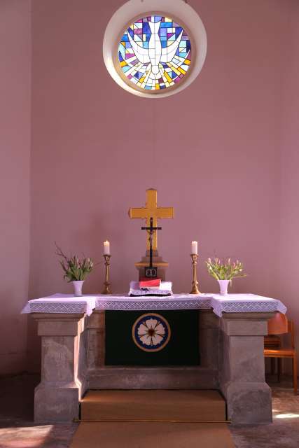 Neue Altardecke in der St. Maternuskapelle zu Weenzen