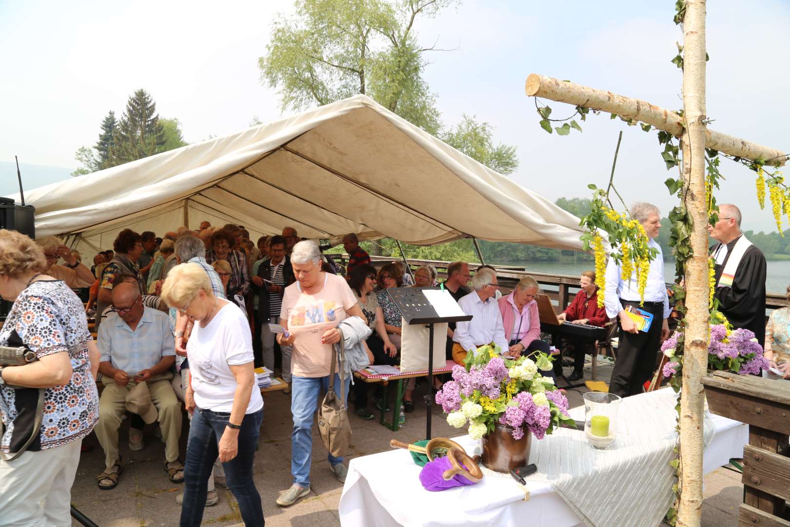 Gottesdienst zu Himmelfahrt am Humboldtsee