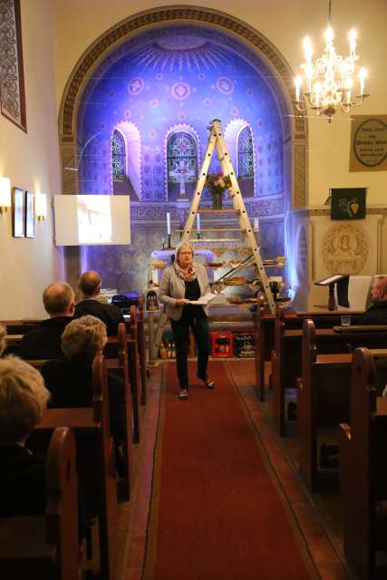 Visitation: Rundgang mit Trecker und Wagen