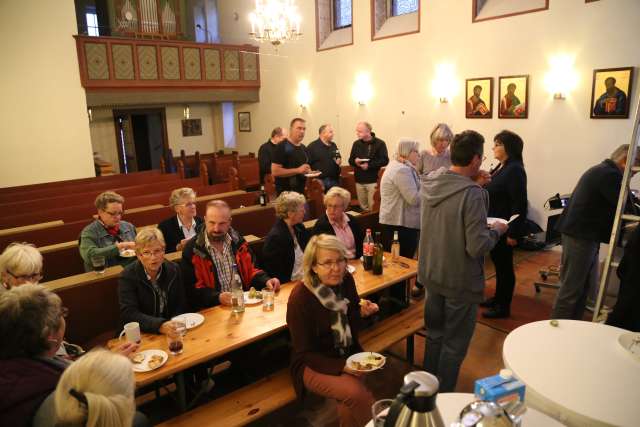 Visitation: Rundgang mit Trecker und Wagen