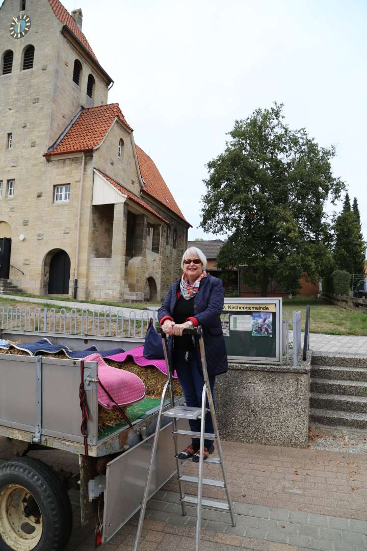 Visitation: Rundgang mit Trecker und Wagen