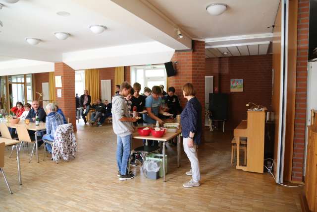 Konfirmanden besuchen Lobetal e.V. in Celle